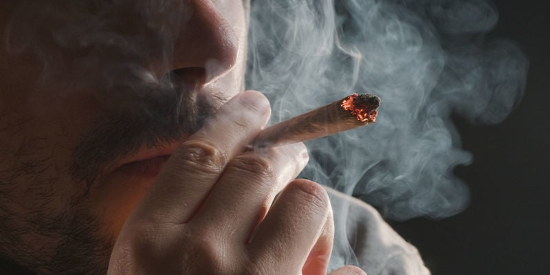 Peut-on Fumer De La Weed Dans L’espace ?